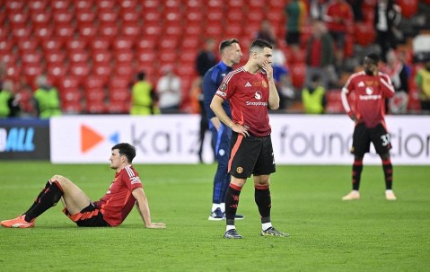 欧联杯失冠逼曼联来硬的！近1亿镑大清洗：桑乔、霍伊伦、拉什福德领衔