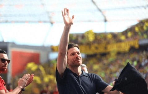 德甲：阿隆索告别勒沃库森之日创下奇迹