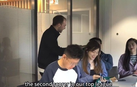 多方渠道推荐王钰栋登陆德甲，门兴高层表态且官方发力