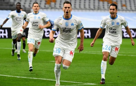 法甲焦点战：巴黎圣日耳曼VS马赛，争冠之路的关键对决