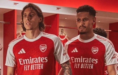 阿森纳发布2025-26赛季主场球衣，将在对纽卡的比赛中首次亮相