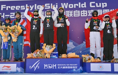 体坛联播｜穆里尼奥赛后言论引争议，曼联计划再度裁员