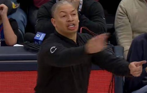 1助攻+造乌龙！巴萨巨星金球级表演：欧冠12+8打破梅西纪录