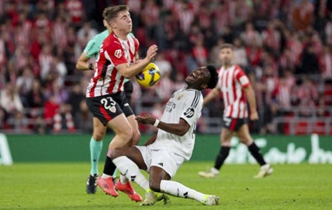 一个头，两个大！巴萨争议获胜重回榜首，西甲双雄可都是大刺头