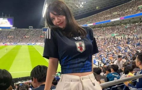 西甲焦点战：巴塞罗那迎战巴列卡诺，谁将问鼎胜利？